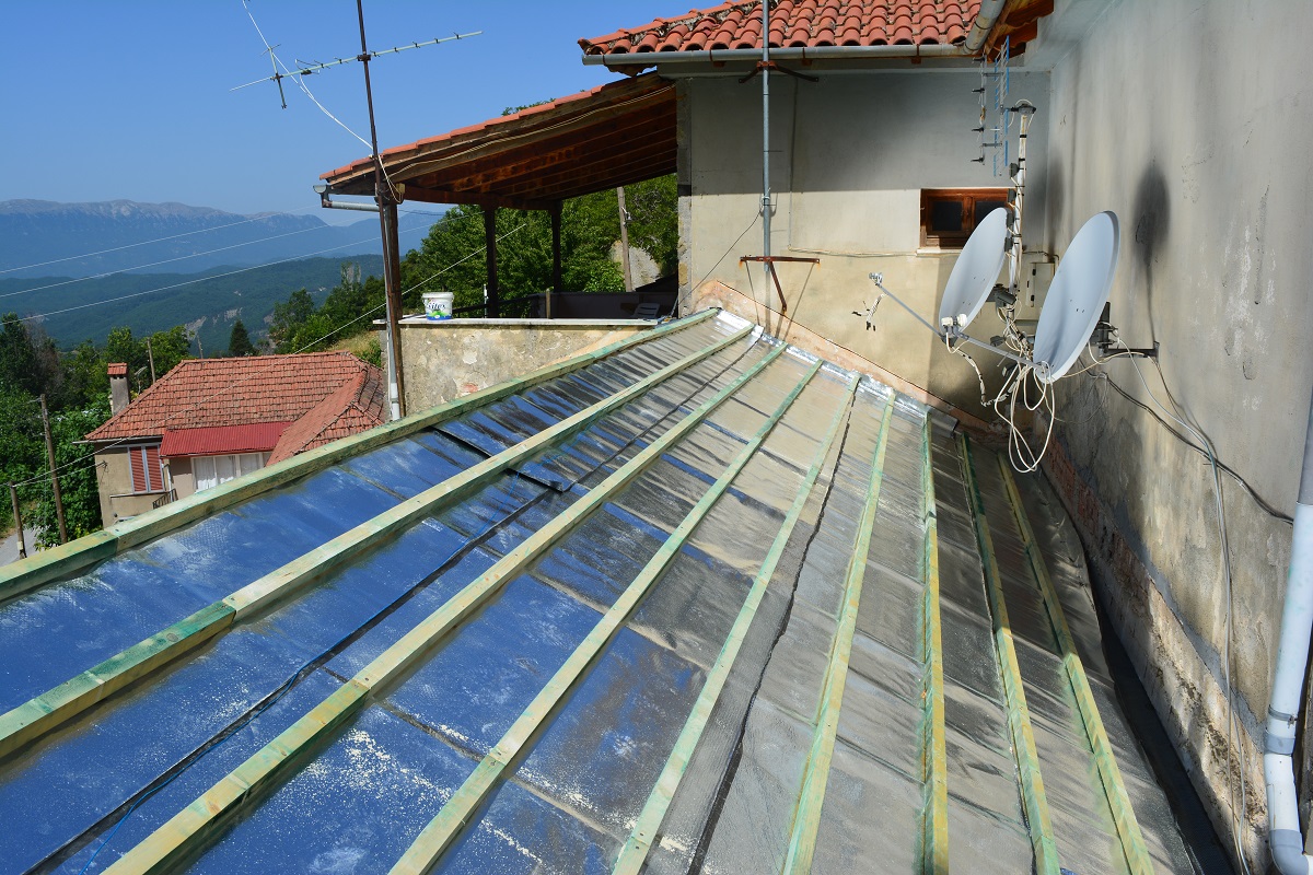 Τοποθέτηση ασφαλτικής μεμβράνης με ανακλαστικό φύλλο αλουμινίου